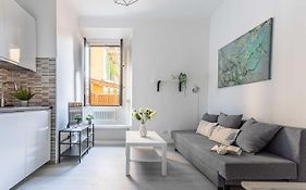 Joivy Cosy 1-Bed Flat In Navigli